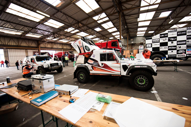 Illustration for article titled Land Rover-Sponsored Race2Recovery Sets Sail To Dakar